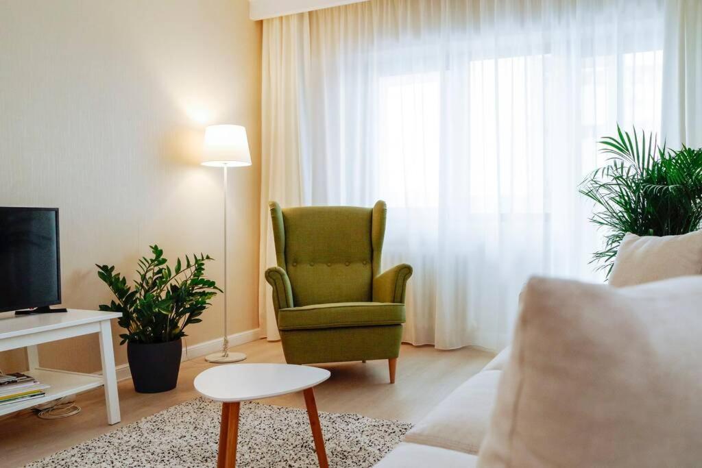Elegant Vibes Apartment Next To Obor Market Bucharest Luaran gambar