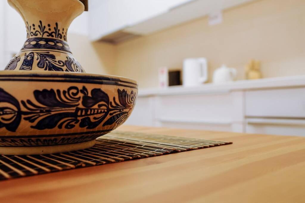 Elegant Vibes Apartment Next To Obor Market Bucharest Luaran gambar