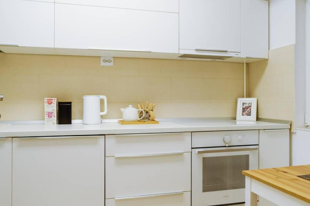 Elegant Vibes Apartment Next To Obor Market Bucharest Luaran gambar