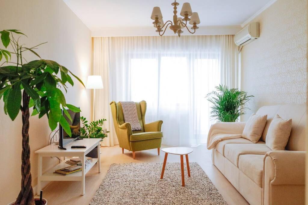 Elegant Vibes Apartment Next To Obor Market Bucharest Luaran gambar