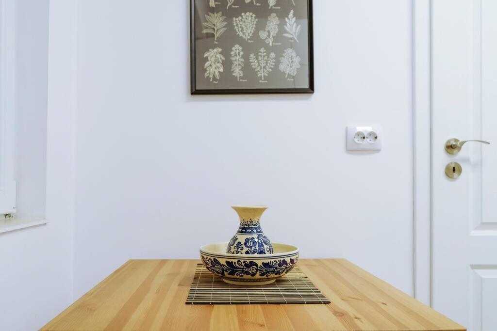 Elegant Vibes Apartment Next To Obor Market Bucharest Luaran gambar