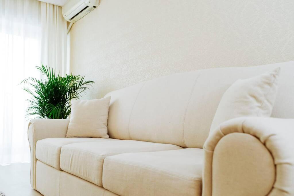 Elegant Vibes Apartment Next To Obor Market Bucharest Luaran gambar