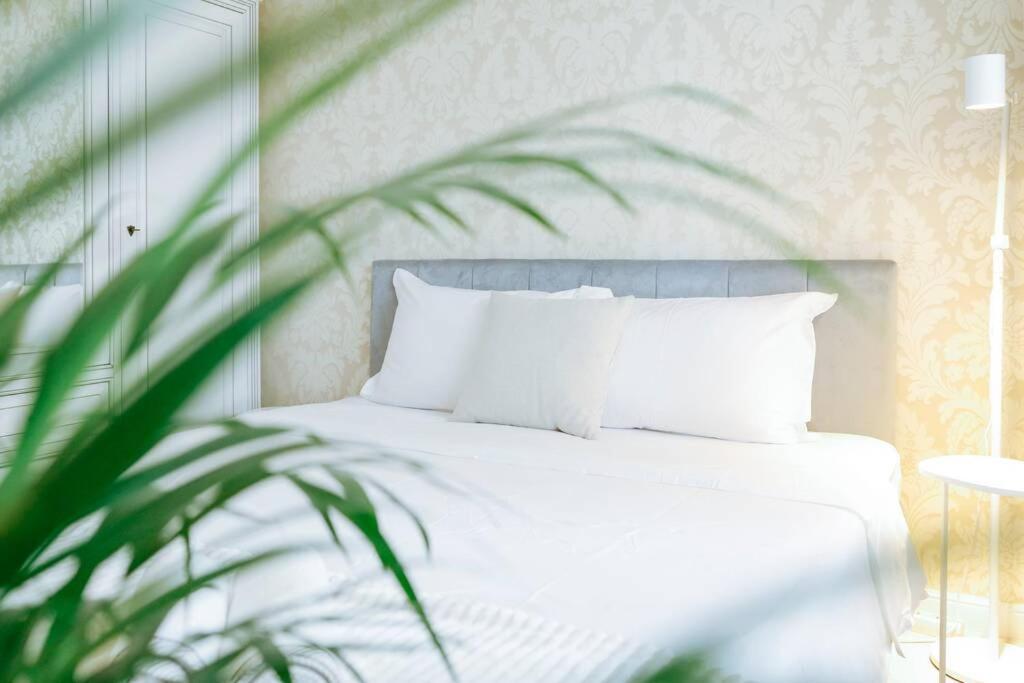 Elegant Vibes Apartment Next To Obor Market Bucharest Luaran gambar