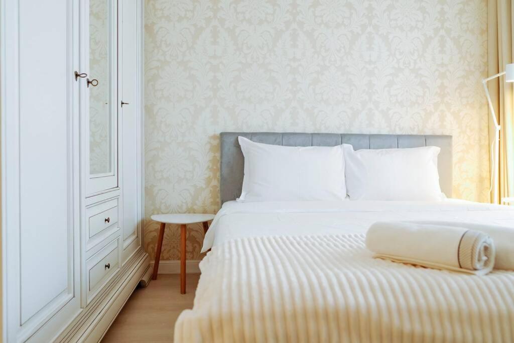 Elegant Vibes Apartment Next To Obor Market Bucharest Luaran gambar