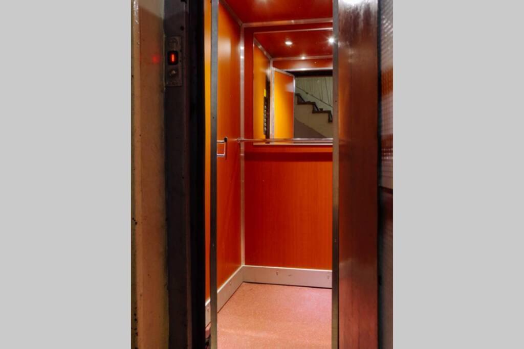 Elegant Vibes Apartment Next To Obor Market Bucharest Luaran gambar